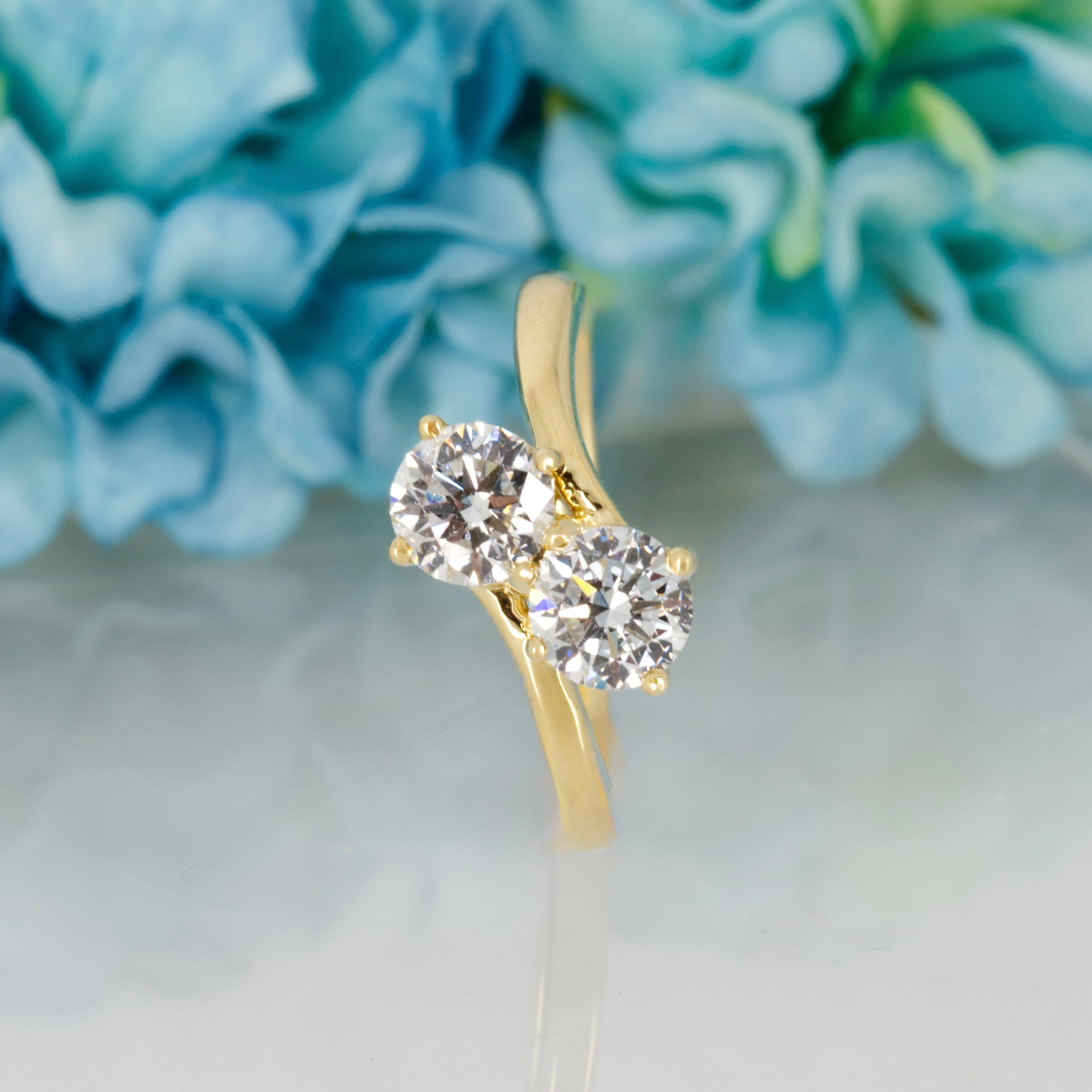 18ct Yellow Gold 1.40ct Round Brilliant Cut Lab Grown Diamond Crossover Ring