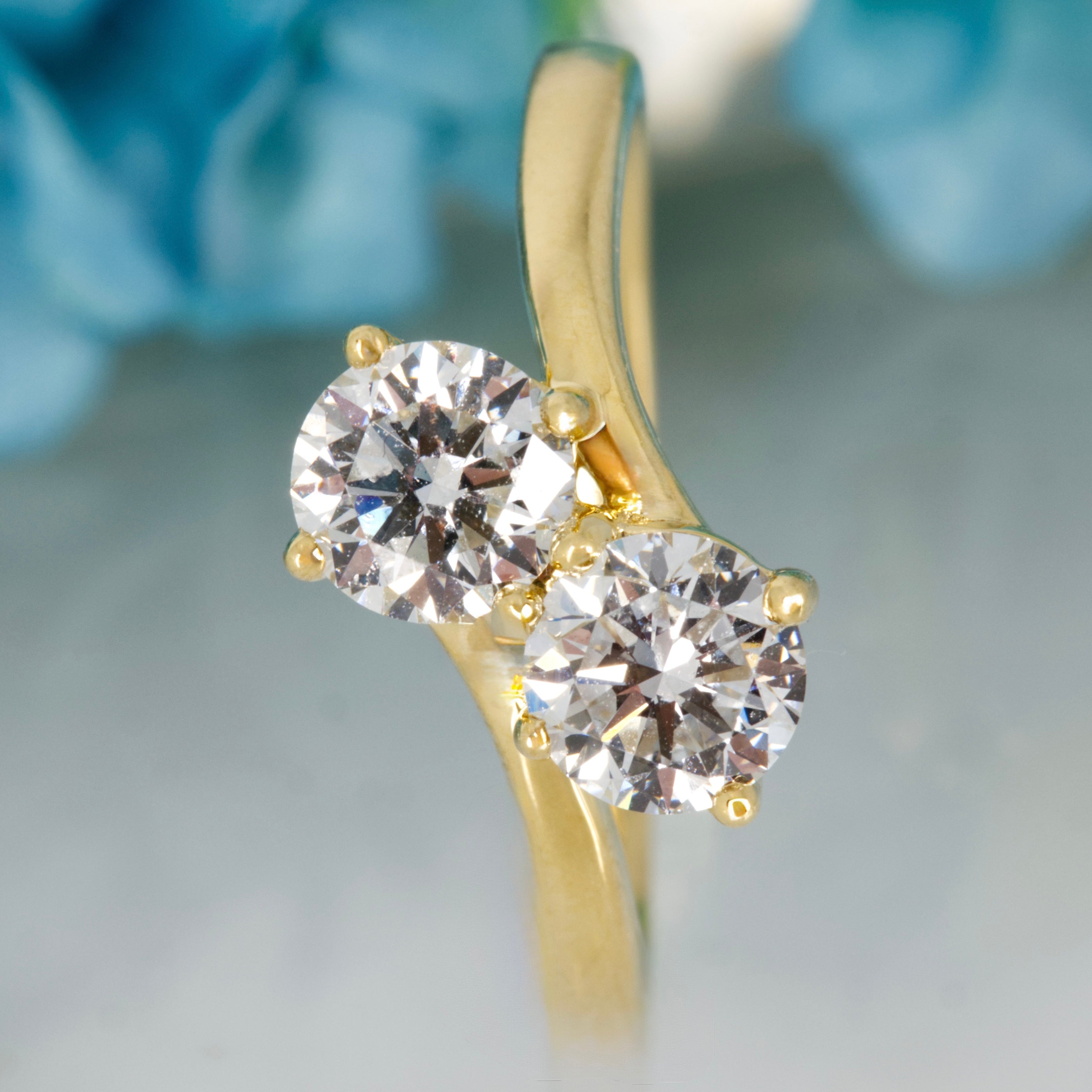 18ct Yellow Gold 1.40ct Round Brilliant Cut Lab Grown Diamond Crossover Ring