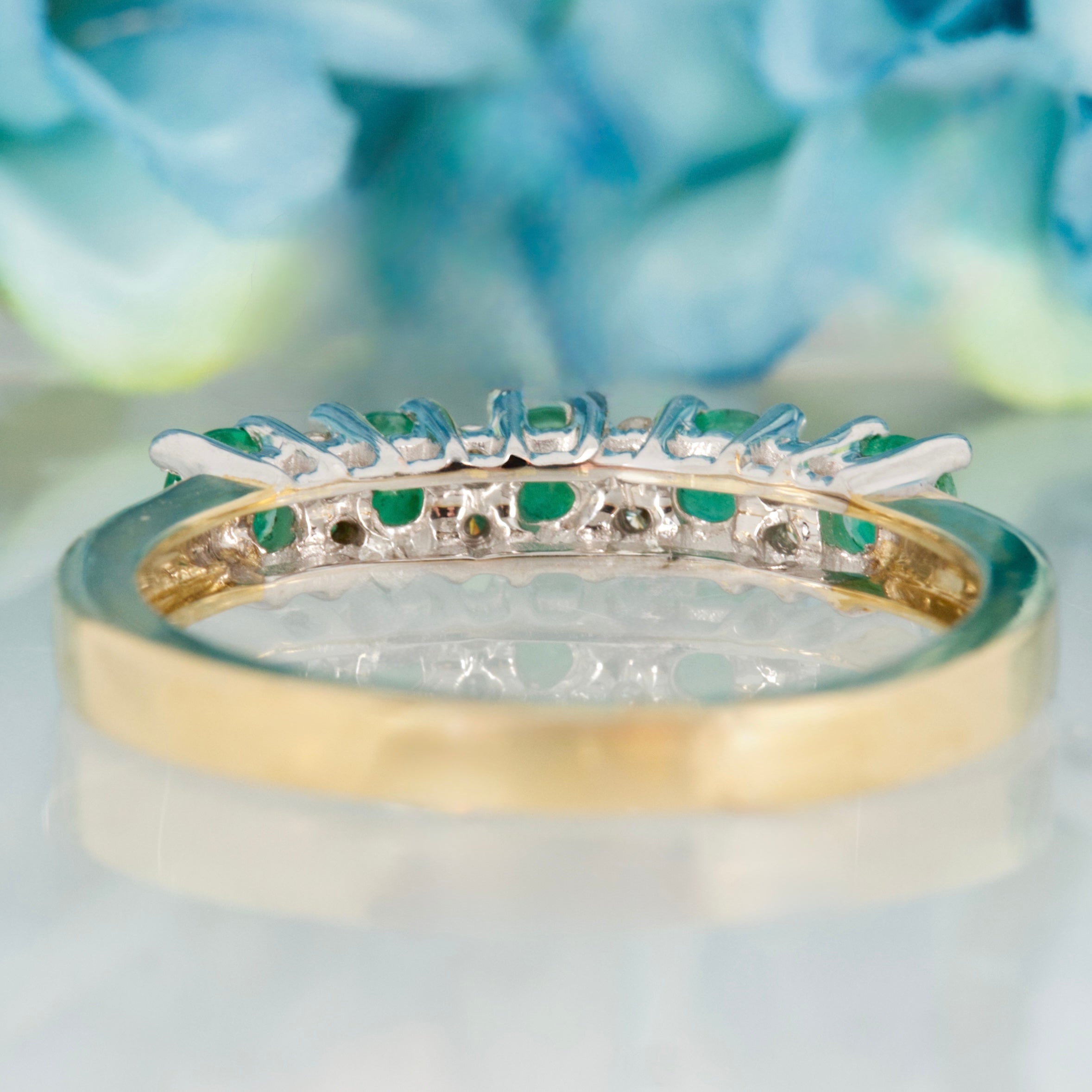 9ct Yellow Gold Round Cut Emerald & Round Brilliant Cut Diamond Half Eternity Ring