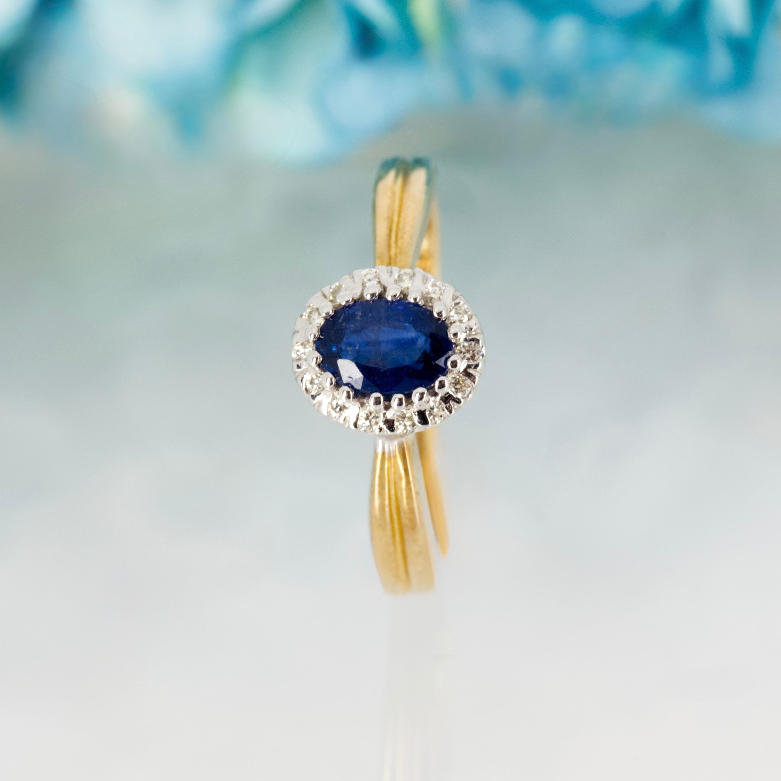 9ct Yellow Gold Oval Sapphire & Round Brilliant Cut Diamond Halo Cluster Ring