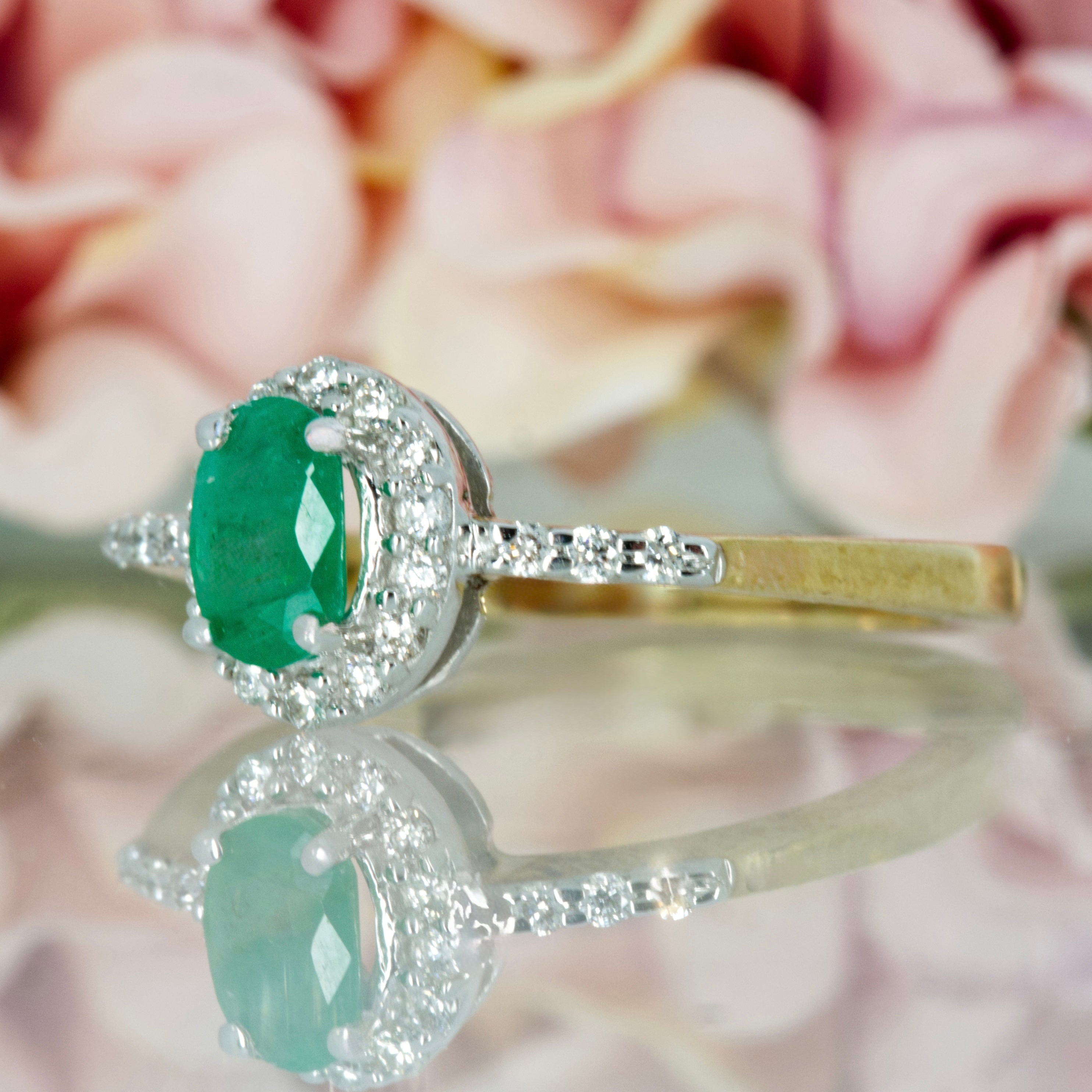9ct Yellow Gold Oval Cut Emerald & Round Briliant Cut Diamond Halo Cluster Ring