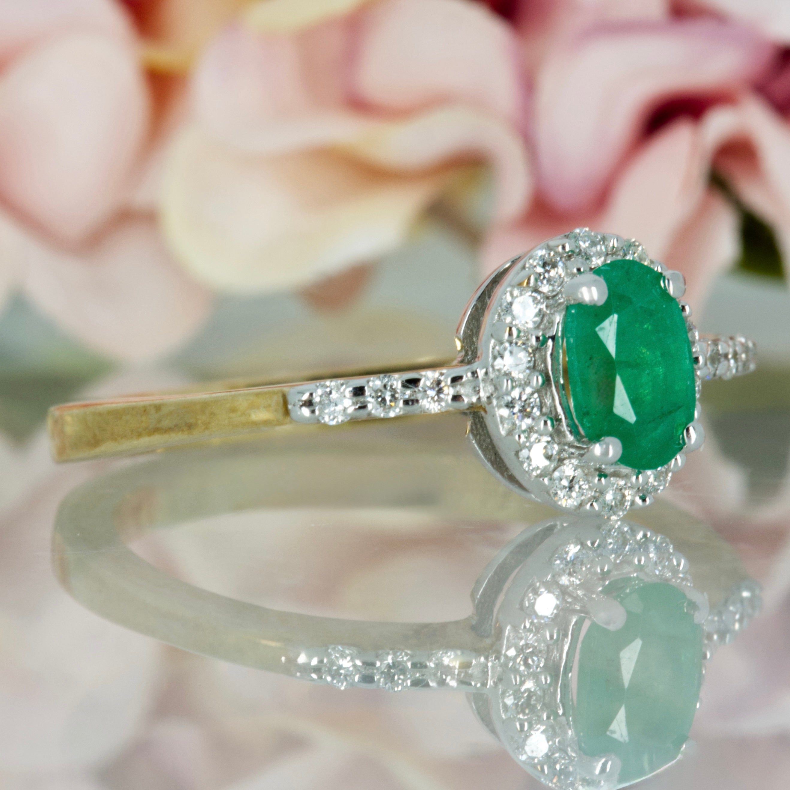 9ct Yellow Gold Oval Cut Emerald & Round Briliant Cut Diamond Halo Cluster Ring