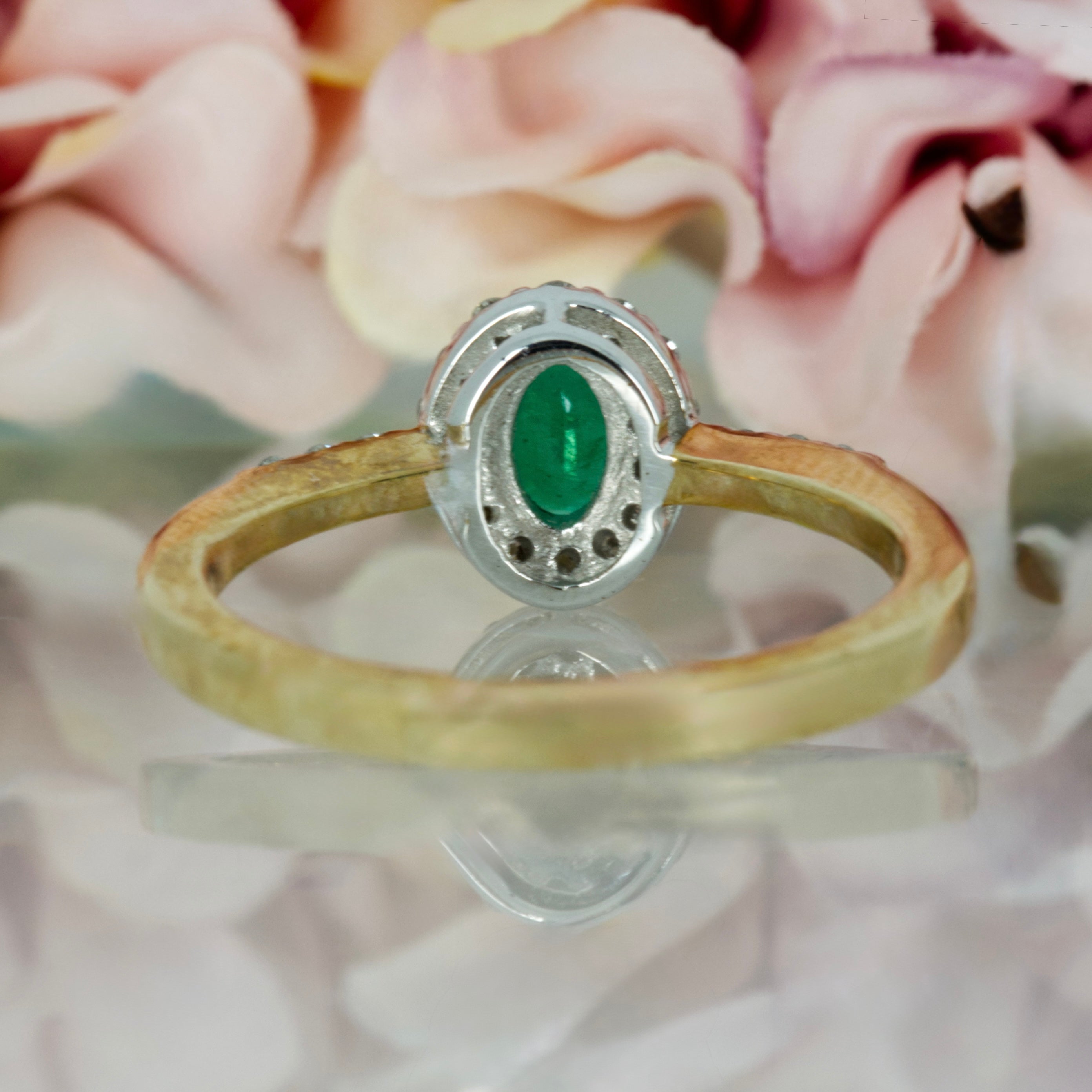 9ct Yellow Gold Oval Cut Emerald & Round Briliant Cut Diamond Halo Cluster Ring