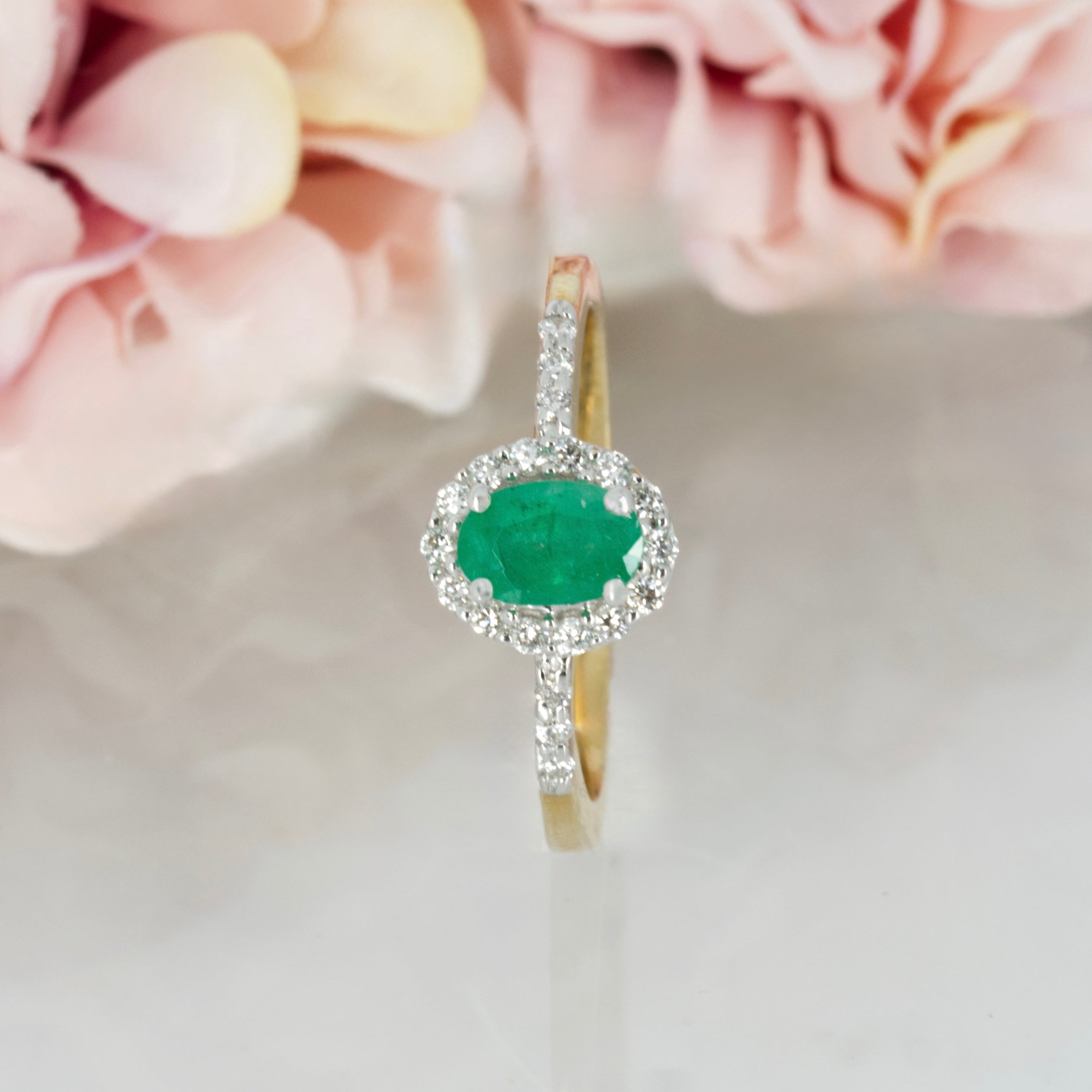 9ct Yellow Gold Oval Cut Emerald & Round Briliant Cut Diamond Halo Cluster Ring