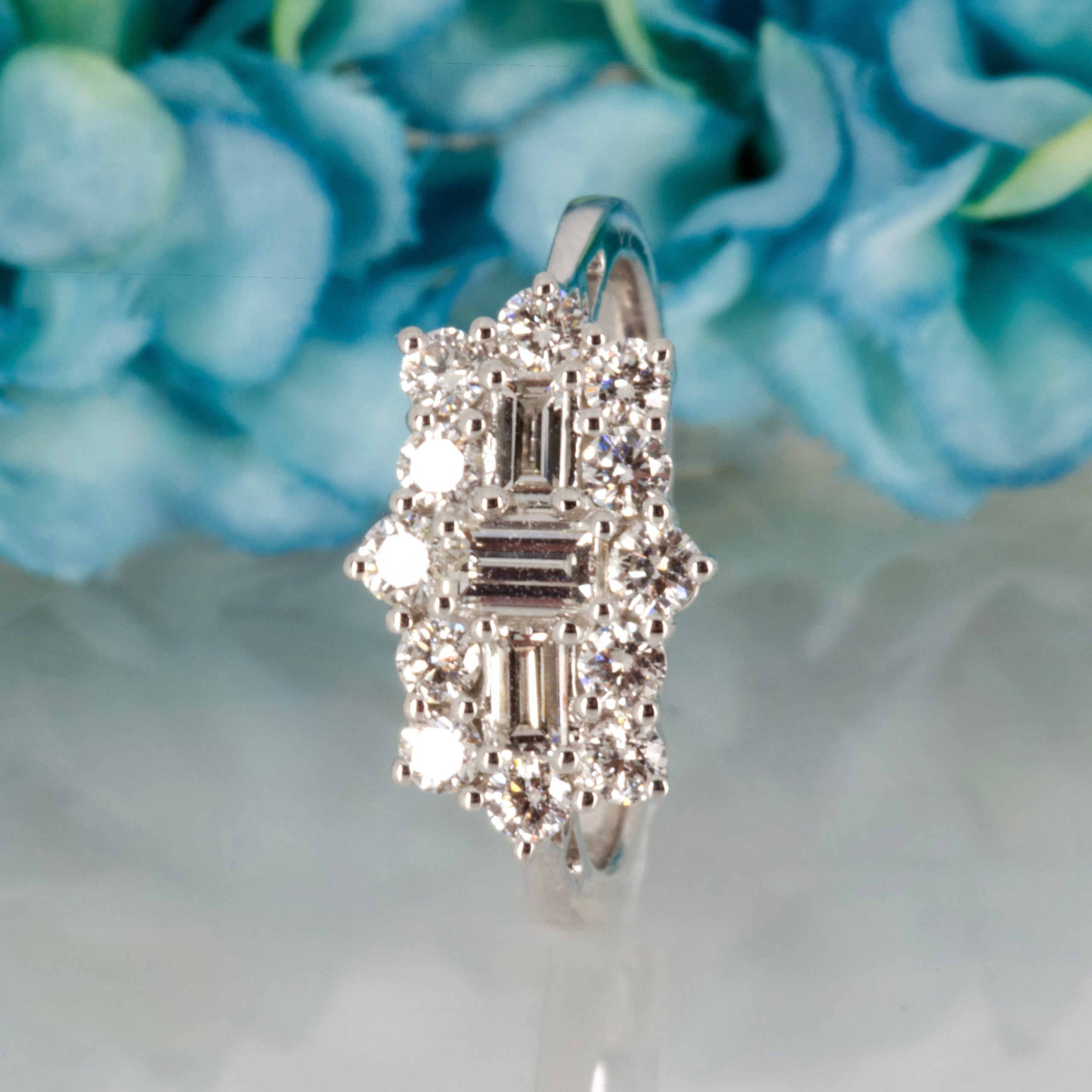 18ct White Gold 1.00ct Round Brilliant & Baguette Cut Diamond Cluster Ring