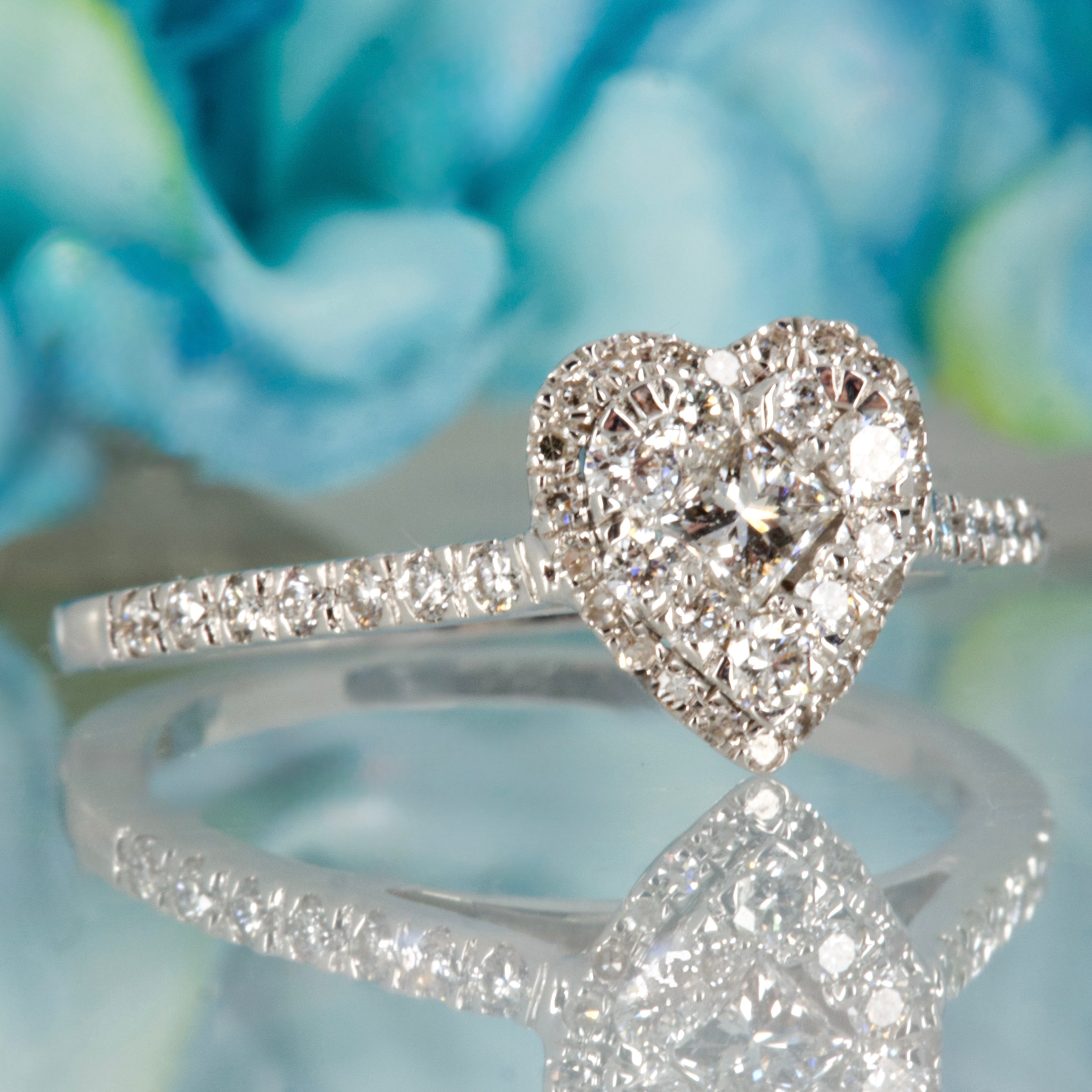 18ct White Gold 0.50ct Round Brilliant & Cushion Cut Diamond Heart Shaped Cluster Ring
