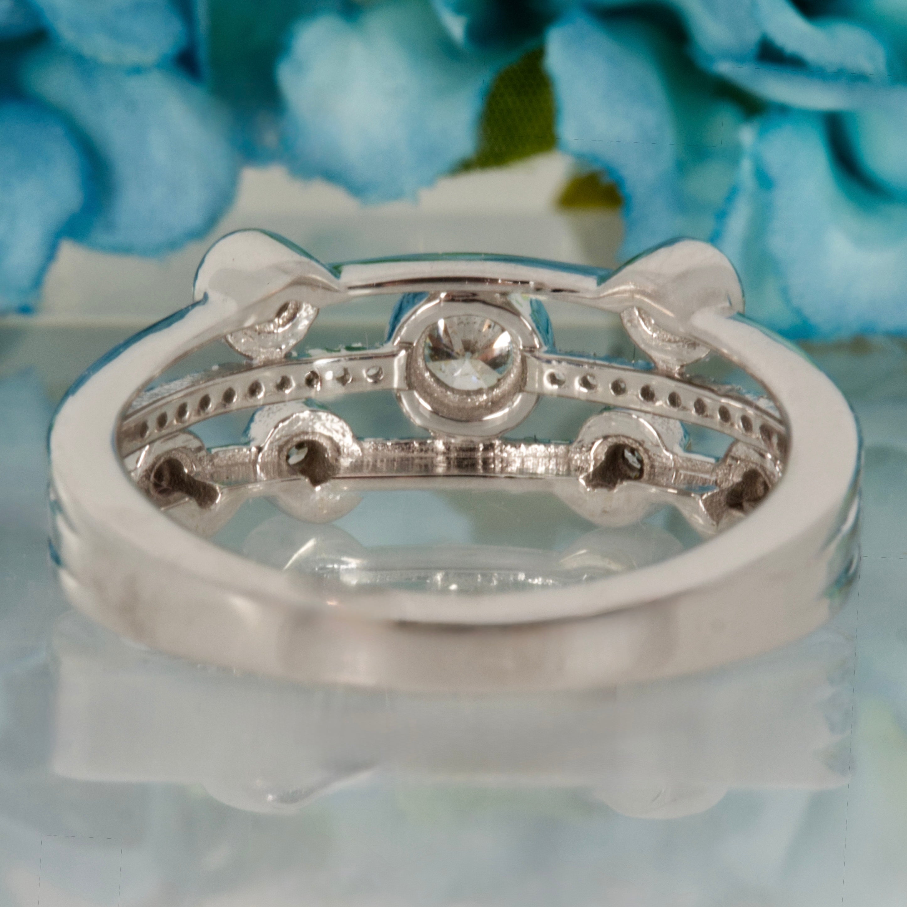 9ct White Gold 0.34ct Round Brilliant Cut Diamond Bubble Ring