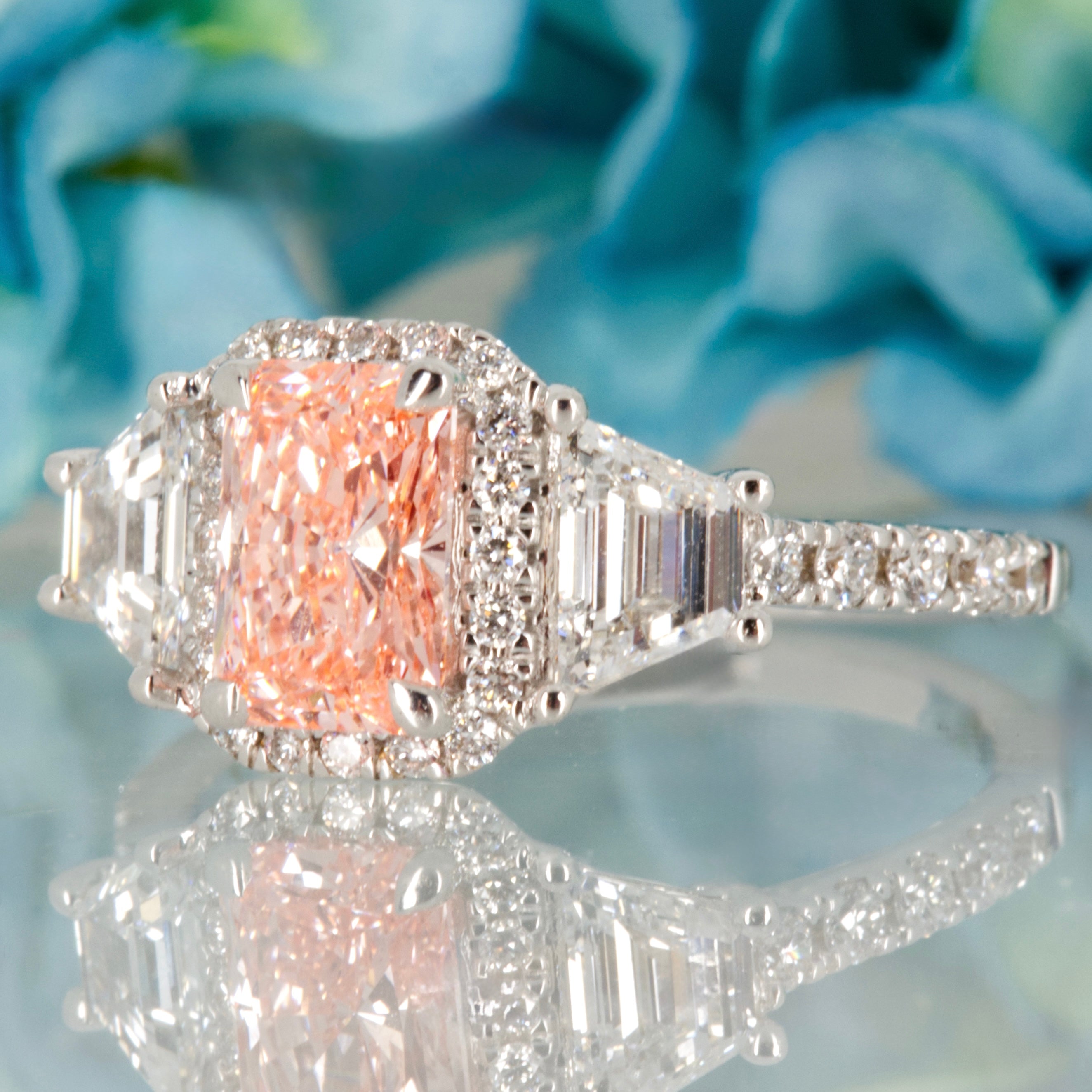 18ct White Gold Lab Grown Pink Diamond & Lab Grown Diamond Cluster Ring