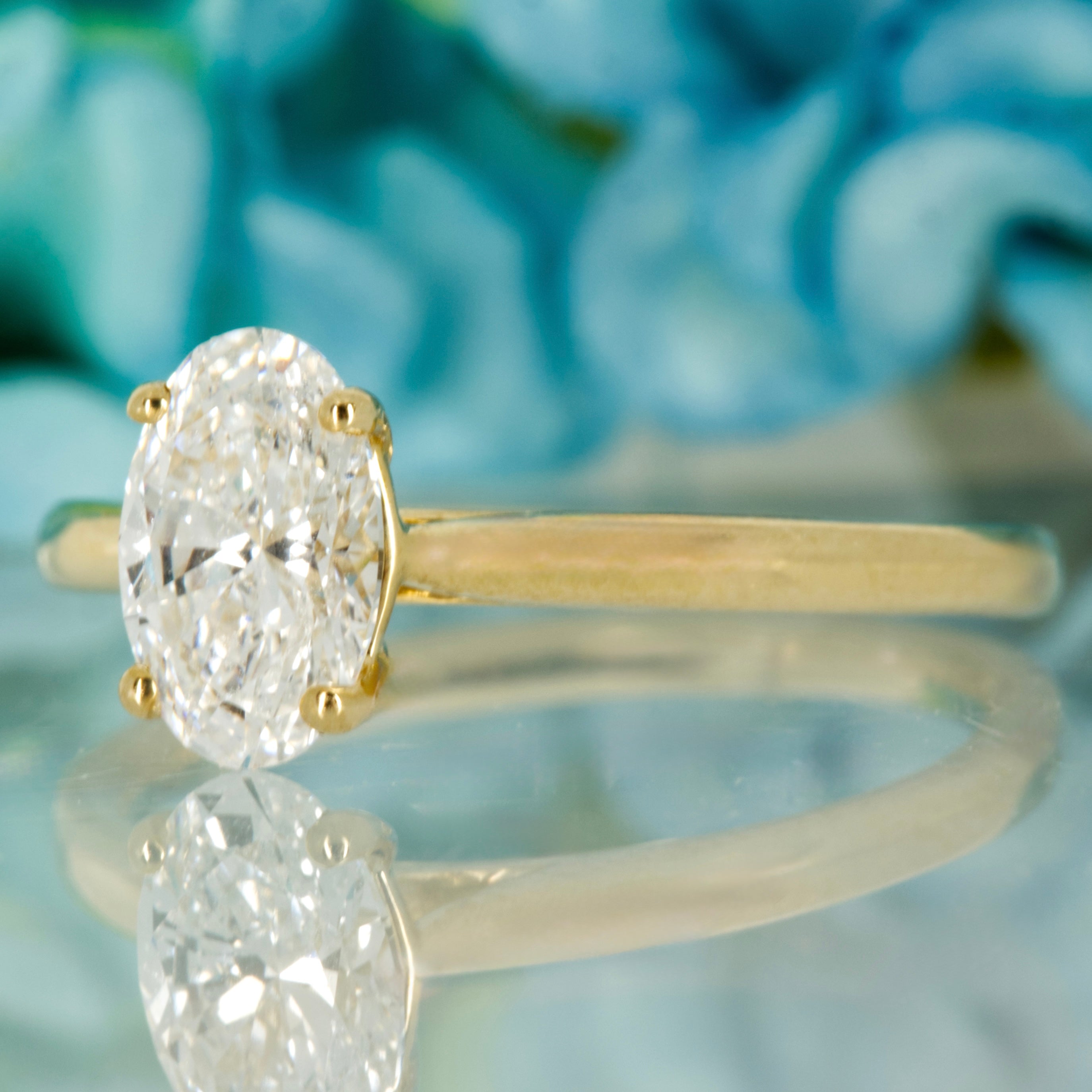 9ct Yellow Gold 1.00ct Oval Cut Lab Grown Diamond Solitaire Ring