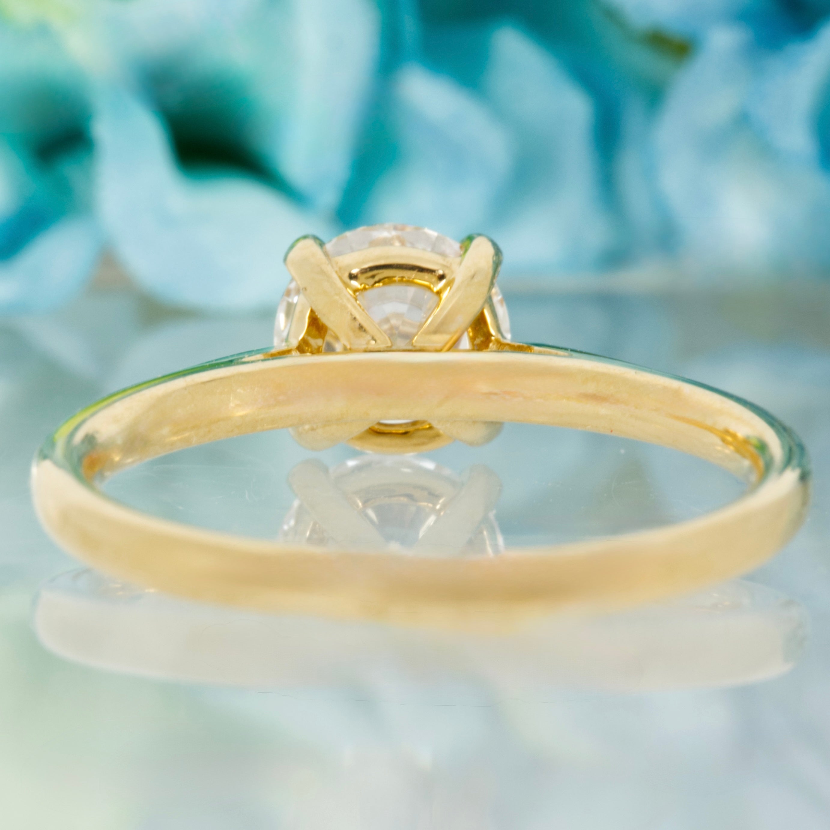 18ct Yellow Gold 1.02ct Round Brilliant Cut Lab Grown Diamond Solitaire Ring