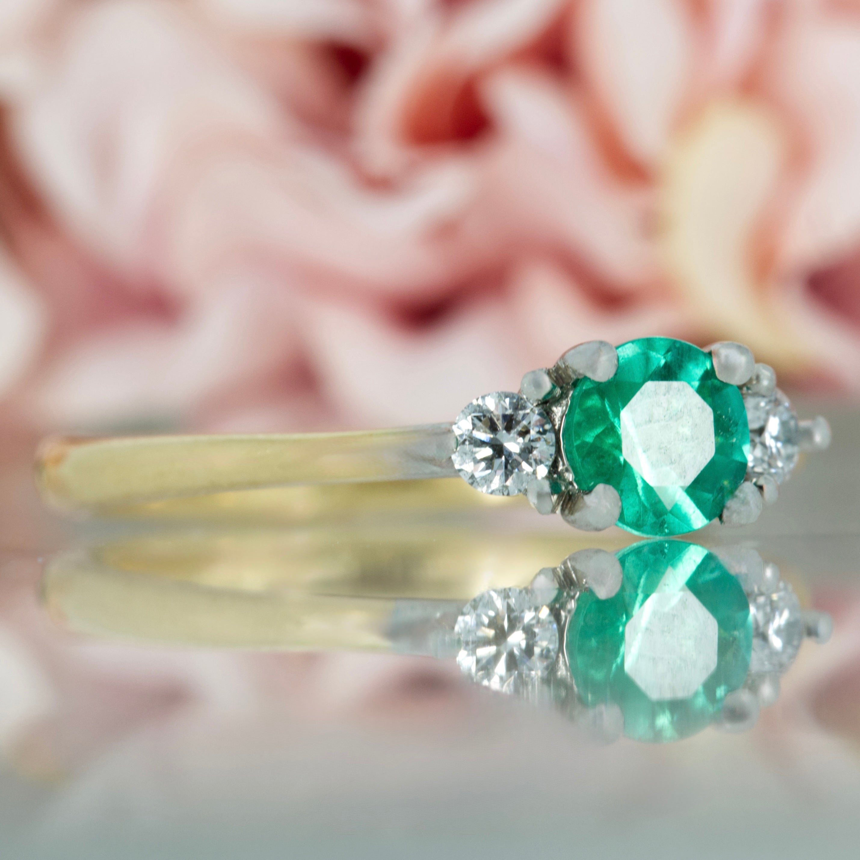 18ct Yellow Gold & Platinum Round Cut Emerald & Round Brilliant Cut Diamond Trilogy Ring