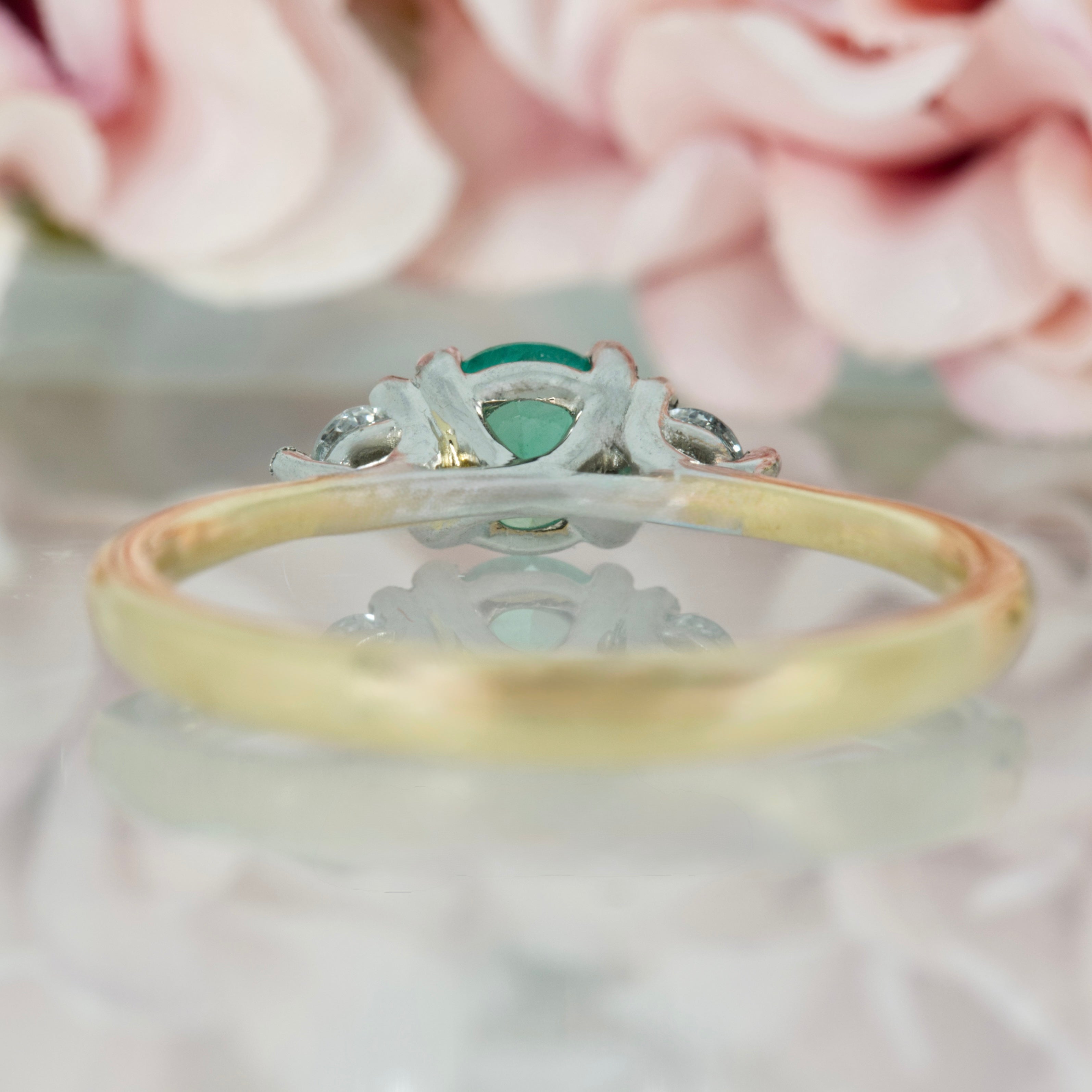18ct Yellow Gold & Platinum Round Cut Emerald & Round Brilliant Cut Diamond Trilogy Ring