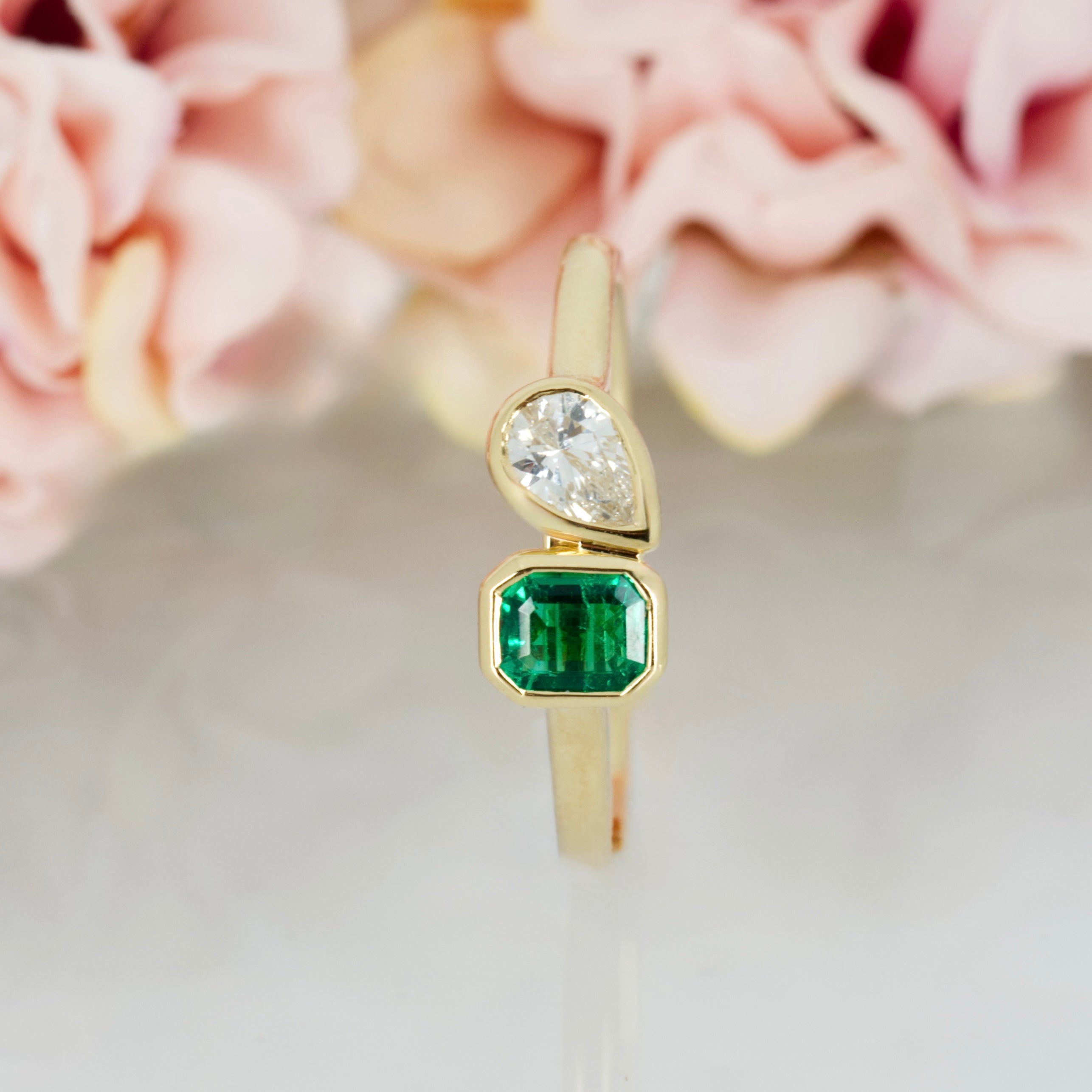 18ct Yellow Gold Octagonal Cut Emerald & Pear Cut Diamond Toi et Moi Ring