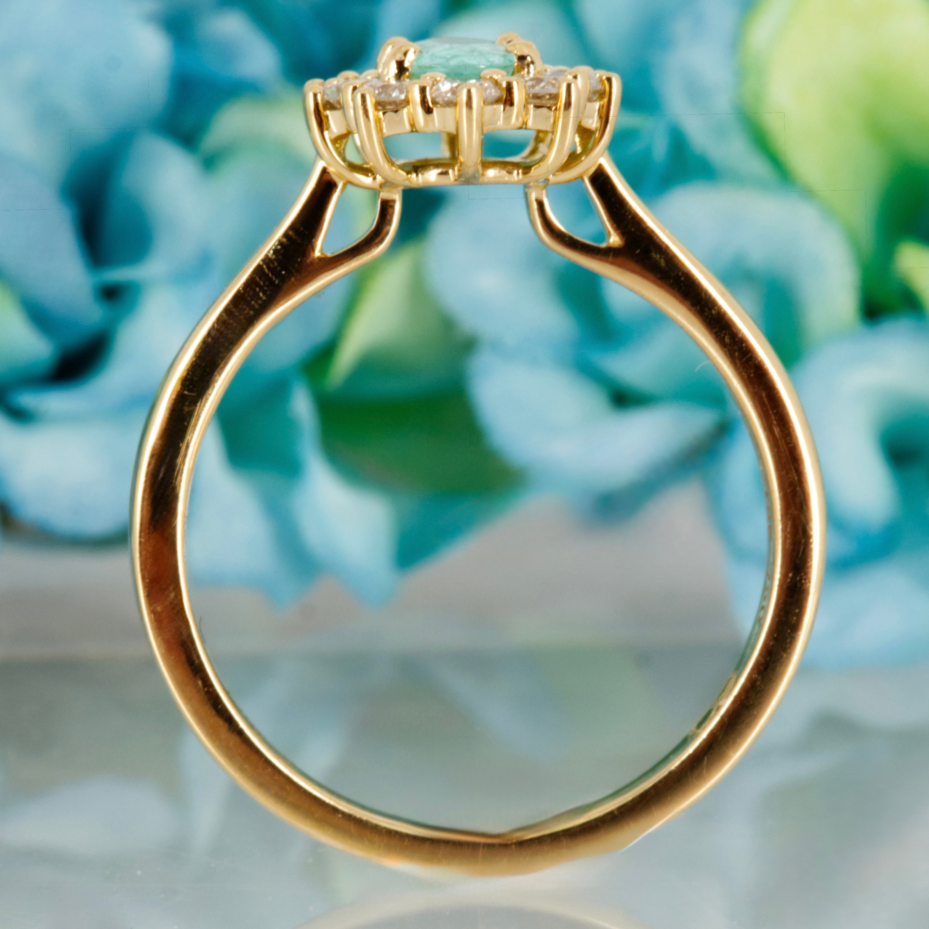 18ct Yellow Gold Oval Cut Paraiba Tourmaline & Round Brilliant Cut Diamond Cluster Ring